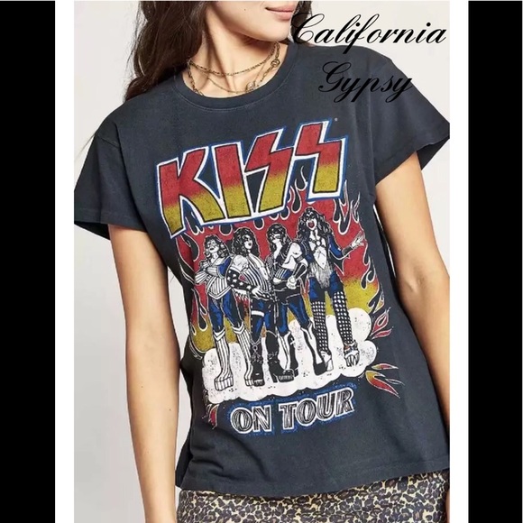 UNBRANDED Tops - KISS Retro music vintage band tee